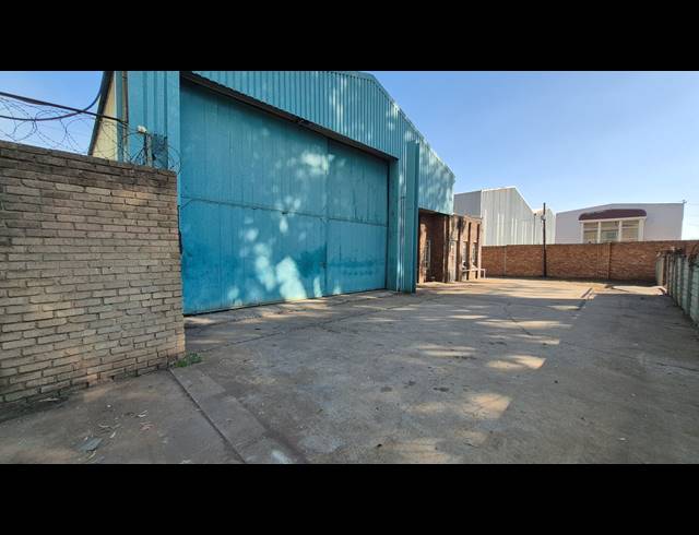 1,000M² FACTORY TO LET IN ANDERBOLT